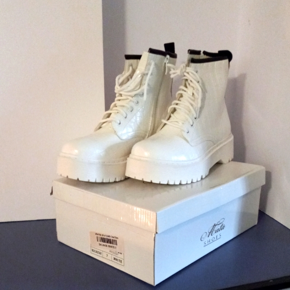 Mata Shoes Combat Woman Booties Size 7